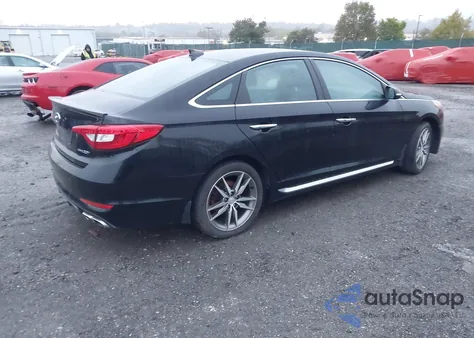 2015 Hyundai Sonata Sport 2.0T z USA, uszkodzony, nr VIN 5NPE34AB7FH153264